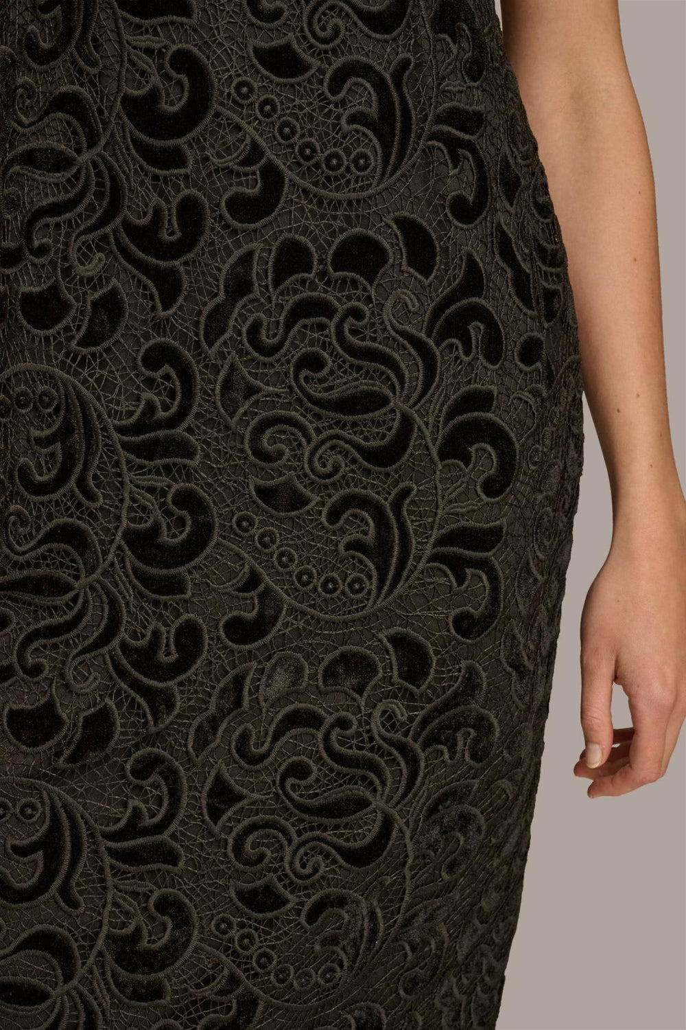 Donna Karan Dresses And Jumpsuits | Women LACE VELVET BURNOUT SHEATH DRESS Black