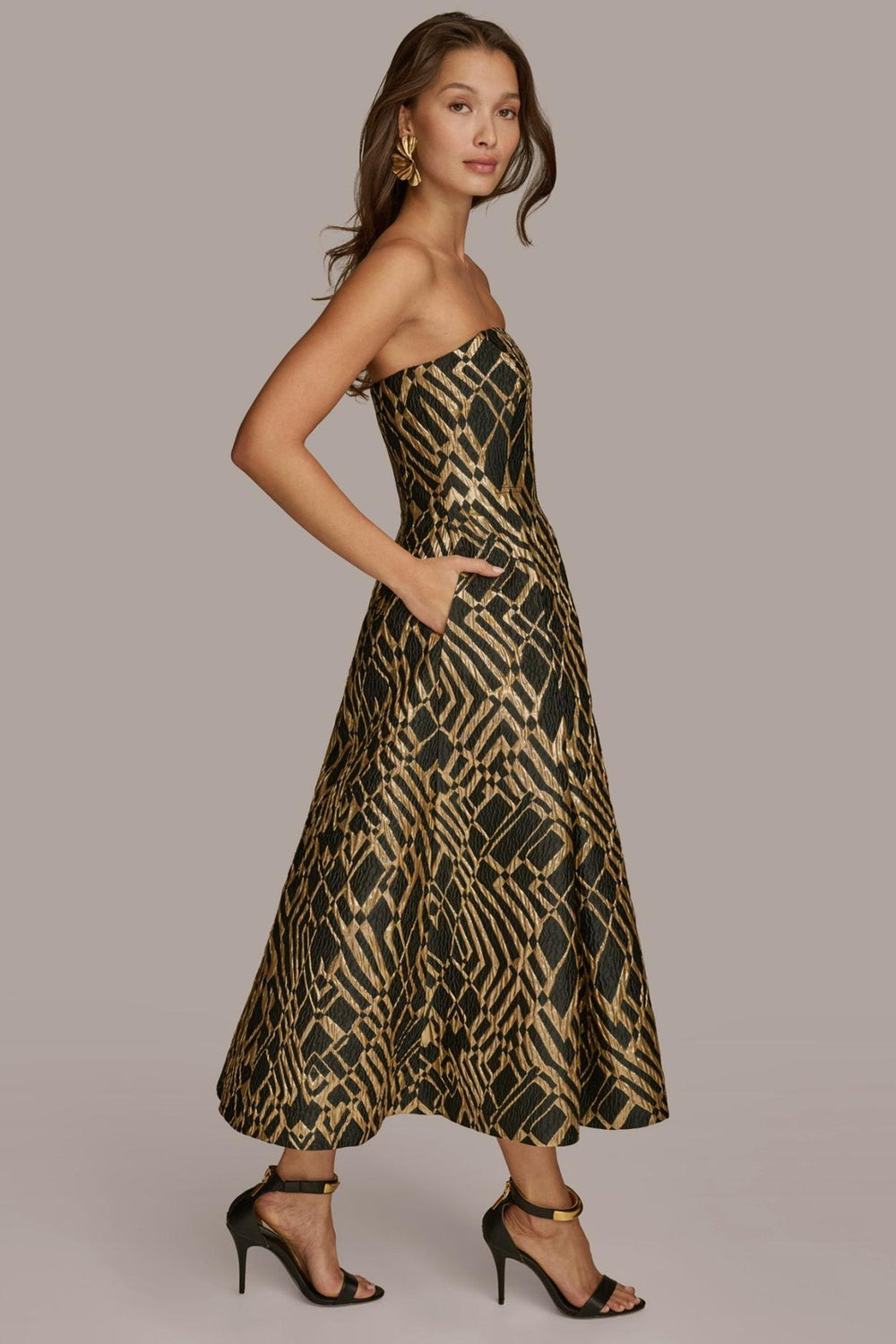 Donna Karan Dresses And Jumpsuits | Women STRAPLESS FIT AND FLARE DRESS Black/sand Multi