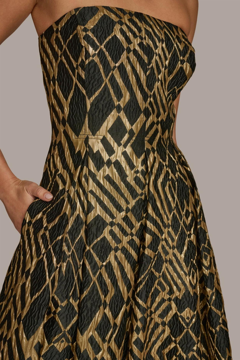 Donna Karan Dresses And Jumpsuits | Women STRAPLESS FIT AND FLARE DRESS Black/sand Multi